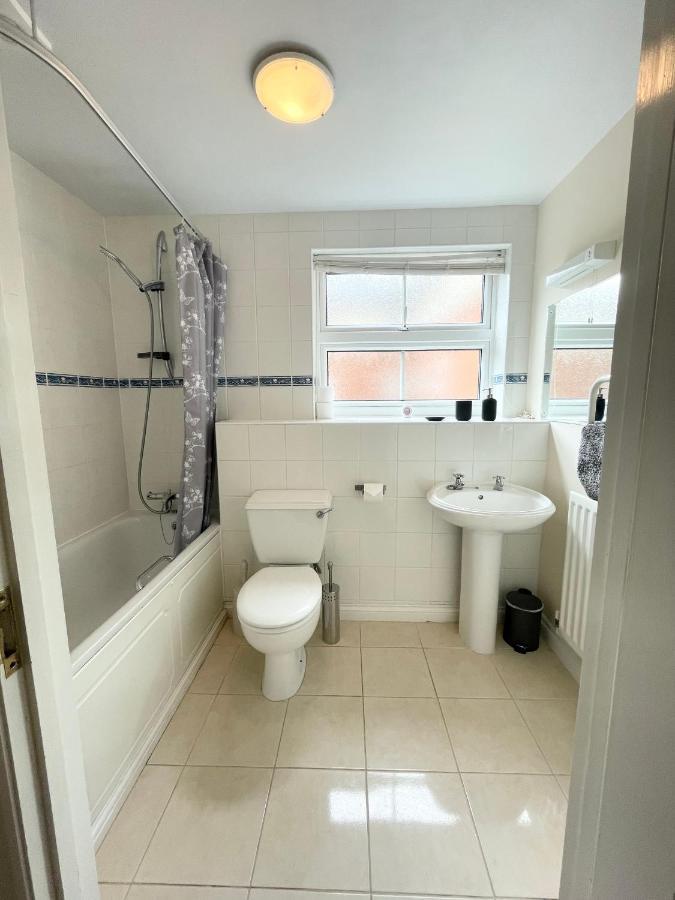 Best Price - Amazing 2 Bed 2 Bath - 4 Singles Or Super King Beds, 10 Min Walk To City Centre, 5 Minute Walk To Mayflower Theatre, Smart Tv, Ensuite, Balcony, Free Parking Southampton Exterior foto