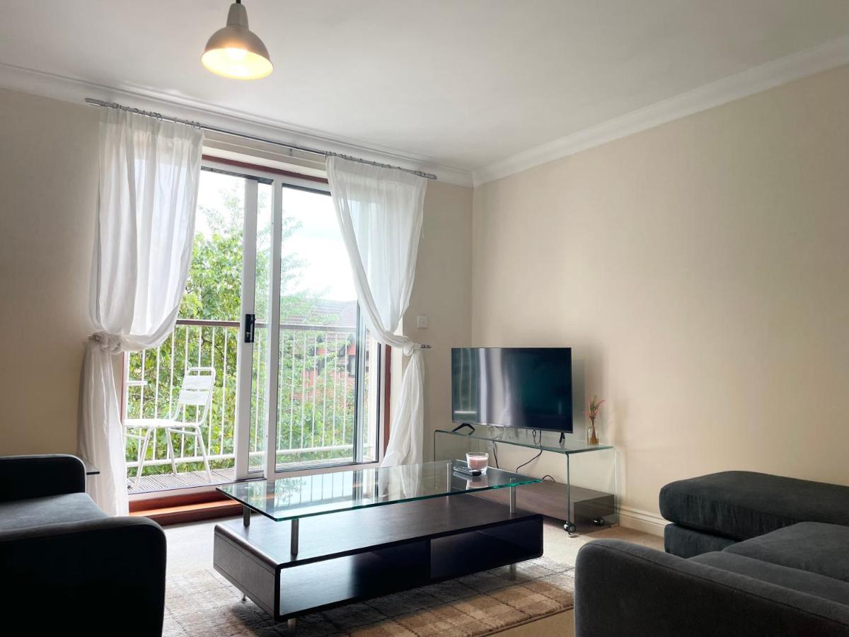 Best Price - Amazing 2 Bed 2 Bath - 4 Singles Or Super King Beds, 10 Min Walk To City Centre, 5 Minute Walk To Mayflower Theatre, Smart Tv, Ensuite, Balcony, Free Parking Southampton Exterior foto